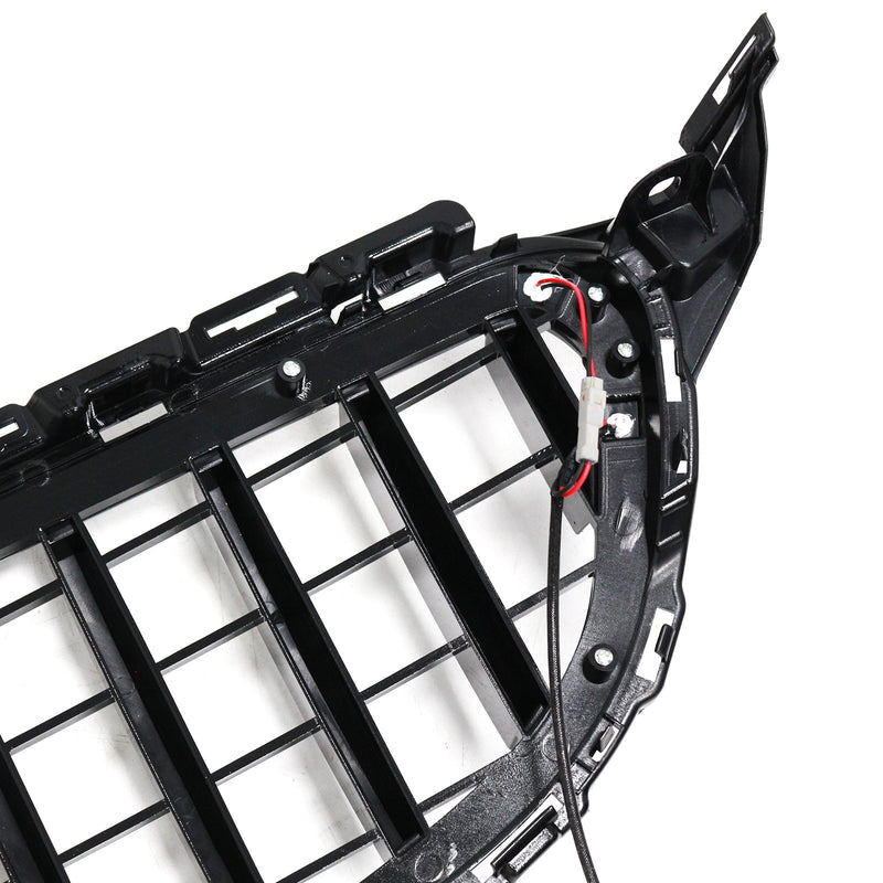 2015-2021 Mercedes W205 C250 C300 LED kromi etupuskurin säleikkö