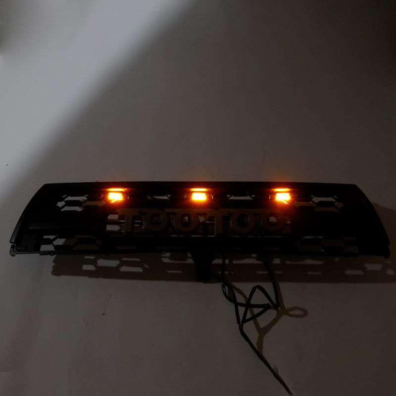 Toyota 4Runner (1996–2000) mit LED-Frontstoßstangengrill in Mattschwarz
