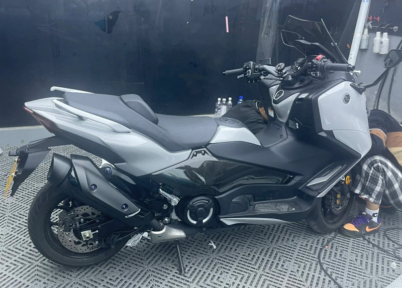 2022-2024 Yamaha TMAX 560 -ruiskutussuojarunko