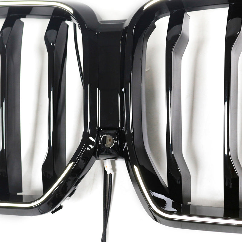 2023–2025 BMW X6 G06 M60I kamerareiällä, musta säleikkö etulattiapalkki