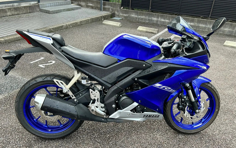 Ruiskutussuojasarjan runko sopii Yamaha YZF R15 2018-2024