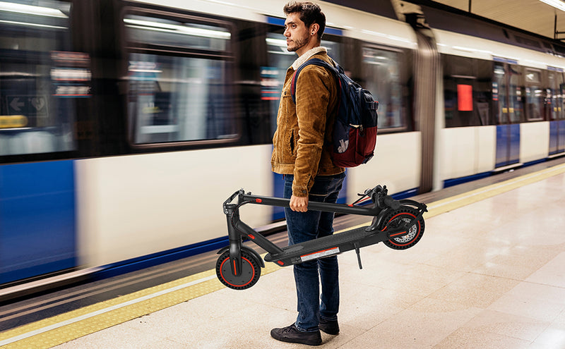 Scooter elétrica dobrável de 8,5" com aplicativo, 350 W, alcance de 35 km, deslocamento urbano de 25 km/h