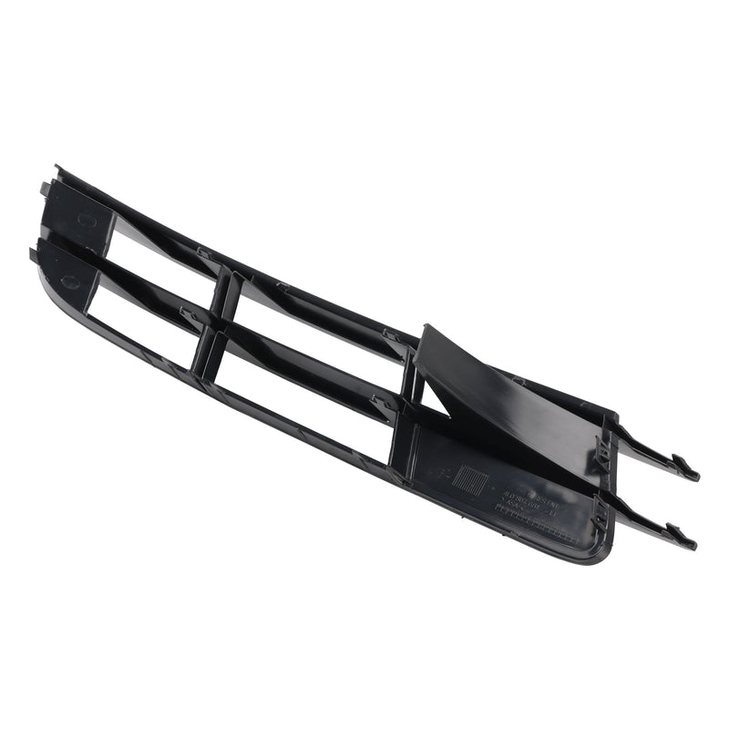 2007–2009 Audi Q7 1 Pari etukerroksen sauvan sumuvalot Grillin kannen aukko 4L0807681