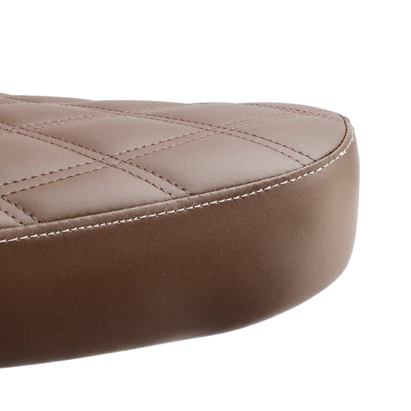 2023 Honda Cross Cub CC110 Substitua o copo do motorista frontal e traseiro em Braun