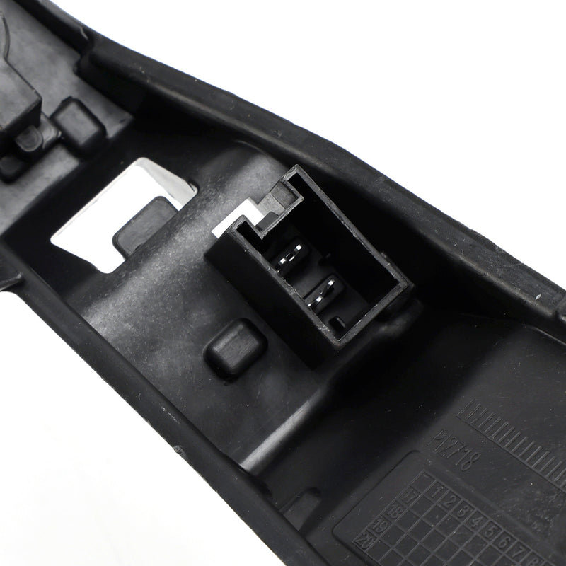 2012–2018 Audi Q3 links + rechts Rücklicht Lampenfassung 8U0945221 8U0945222