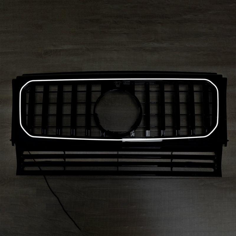 1990-2018 Mercedes Benz G-sarja W463 kamerareiällä, kiiltävä musta etupuskurin säleikkö