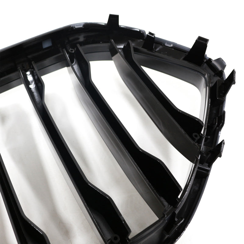 2023–2025 BMW X6 G06 M60I kamerareiällä, musta säleikkö etulattiapalkki