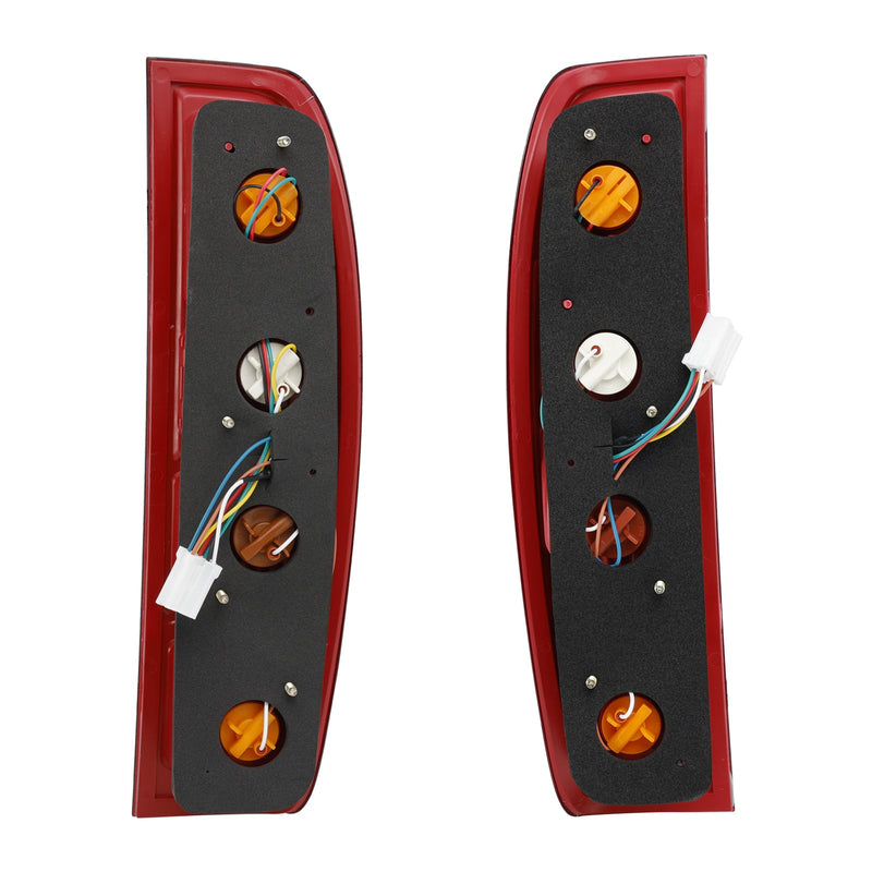 2013+ LDV Maxus V80 pakettiauto 2,5L diesel vasen+oikea takavalon merkkivalo