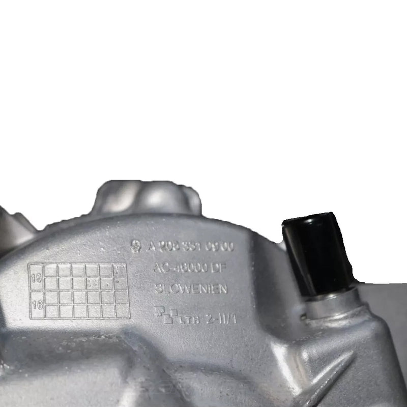 2020-2023 Mercedes-Benz E 350 4Matic, bas 2,0L L4 - gasframaxelhållare med differential 2053304107 A2053306700